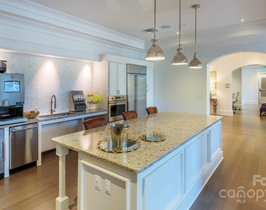 10624 Parrish Street - Photo Thumbnail 24