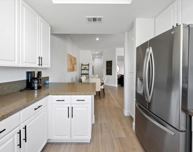 38 Pine Valley Drive - Photo Thumbnail 11