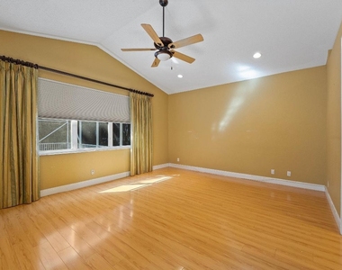 10860 Fairmont Village Drive - Photo Thumbnail 17