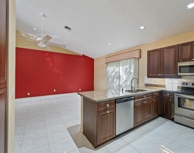 10860 Fairmont Village Drive - Photo Thumbnail 12