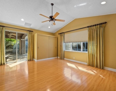 10860 Fairmont Village Drive - Photo Thumbnail 18
