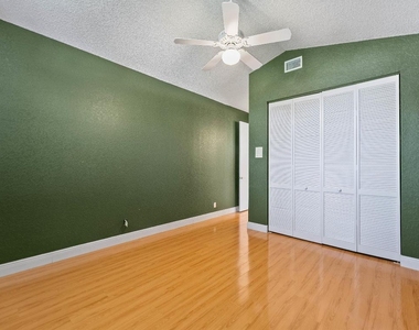 10860 Fairmont Village Drive - Photo Thumbnail 27
