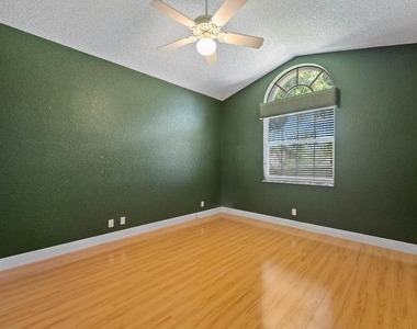 10860 Fairmont Village Drive - Photo Thumbnail 26