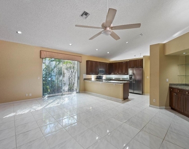 10860 Fairmont Village Drive - Photo Thumbnail 9