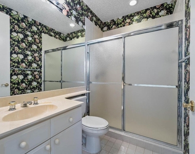 10860 Fairmont Village Drive - Photo Thumbnail 32