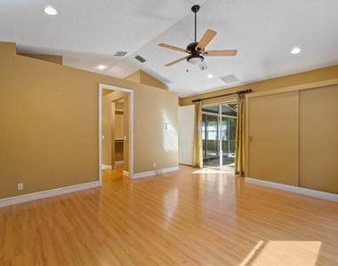 10860 Fairmont Village Drive - Photo Thumbnail 19