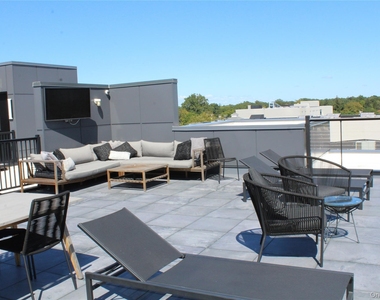 331 E Main Street - Photo Thumbnail 6