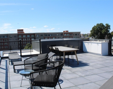 331 E Main Street - Photo Thumbnail 5