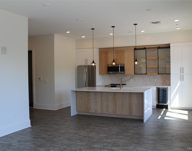 331 E Main Street - Photo Thumbnail 1