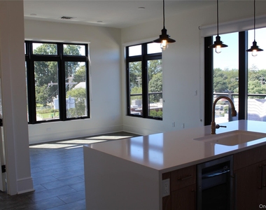 331 E Main Street - Photo Thumbnail 1
