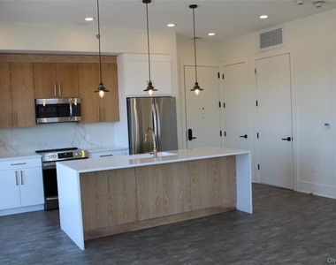 331 E Main Street - Photo Thumbnail 3