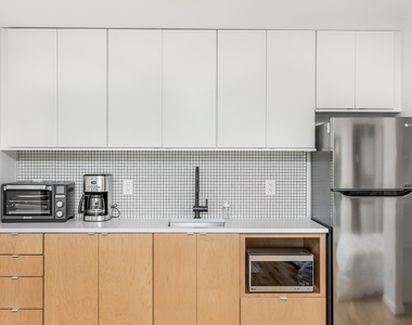123 Idlewild Avenue - Photo Thumbnail 11
