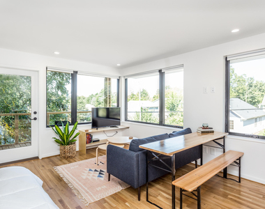 123 Idlewild Avenue - Photo Thumbnail 6