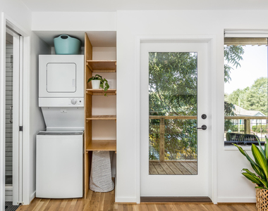 123 Idlewild Avenue - Photo Thumbnail 13