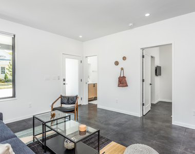 123 Idlewild Avenue - Photo Thumbnail 19