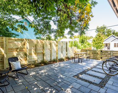 123 Idlewild Avenue - Photo Thumbnail 6