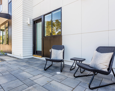 123 Idlewild Avenue - Photo Thumbnail 9