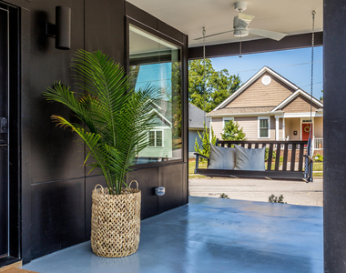 123 Idlewild Avenue - Photo Thumbnail 2
