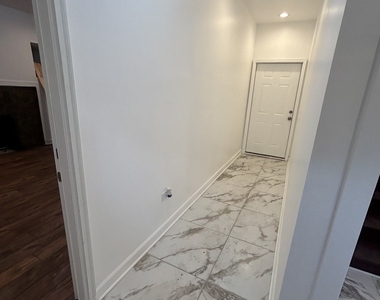 6016 S Saint Lawrence Avenue - Photo Thumbnail 2