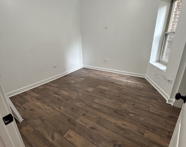 6016 S Saint Lawrence Avenue - Photo Thumbnail 7