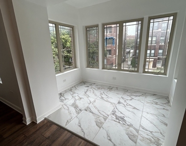 6016 S Saint Lawrence Avenue - Photo Thumbnail 5