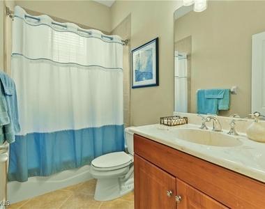 3131 Orangetree Bend - Photo Thumbnail 14