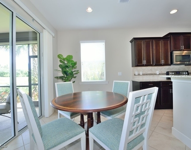 10271 Glastonbury Circle - Photo Thumbnail 8