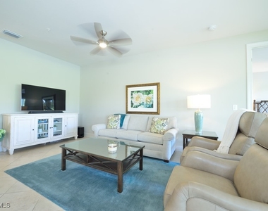 10271 Glastonbury Circle - Photo Thumbnail 2