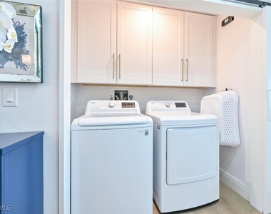 3105 Riviera Drive - Photo Thumbnail 27