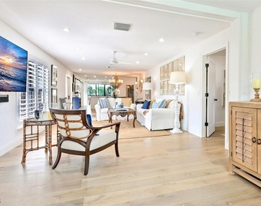 3105 Riviera Drive - Photo Thumbnail 5