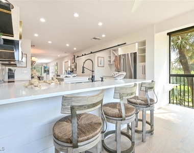 3105 Riviera Drive - Photo Thumbnail 14