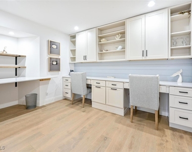 3105 Riviera Drive - Photo Thumbnail 19