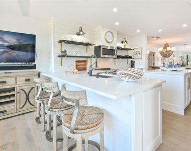 3105 Riviera Drive - Photo Thumbnail 15