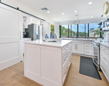 3105 Riviera Drive - Photo Thumbnail 11