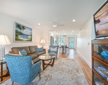 250 7th Avenue S - Photo Thumbnail 2