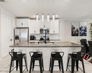 14672 Edgewater Circle - Photo Thumbnail 6