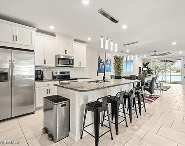 14672 Edgewater Circle - Photo Thumbnail 9