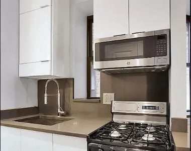 697 10th Avenue - Photo Thumbnail 4