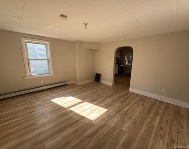 38 E Main Street - Photo Thumbnail 31