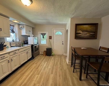 38 E Main Street - Photo Thumbnail 5