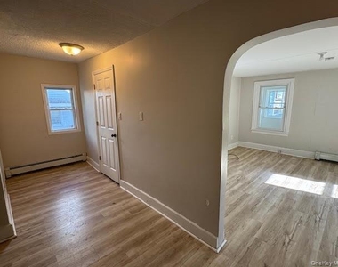 38 E Main Street - Photo Thumbnail 21