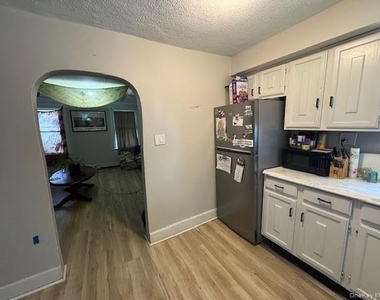 38 E Main Street - Photo Thumbnail 6