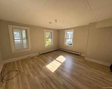 38 E Main Street - Photo Thumbnail 30