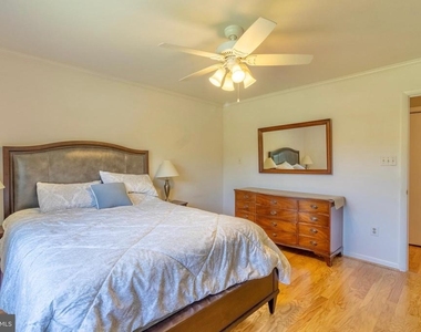 7613 Hamlet Street - Photo Thumbnail 7