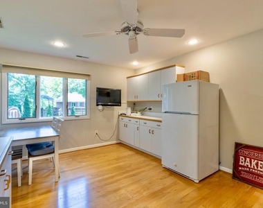 7613 Hamlet Street - Photo Thumbnail 13