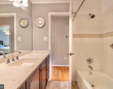 7613 Hamlet Street - Photo Thumbnail 9