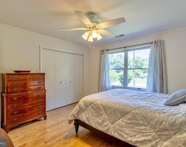 7613 Hamlet Street - Photo Thumbnail 6