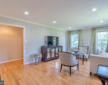 7613 Hamlet Street - Photo Thumbnail 4