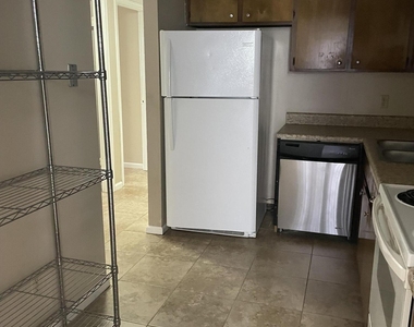 4751 San Jose Manor Drive W - Photo Thumbnail 8