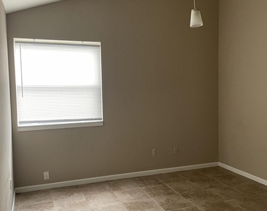 4751 San Jose Manor Drive W - Photo Thumbnail 7